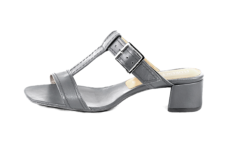 Dove grey women's fully open mule sandals. Square toe. Low flare heels. Profile view - Florence KOOIJMAN